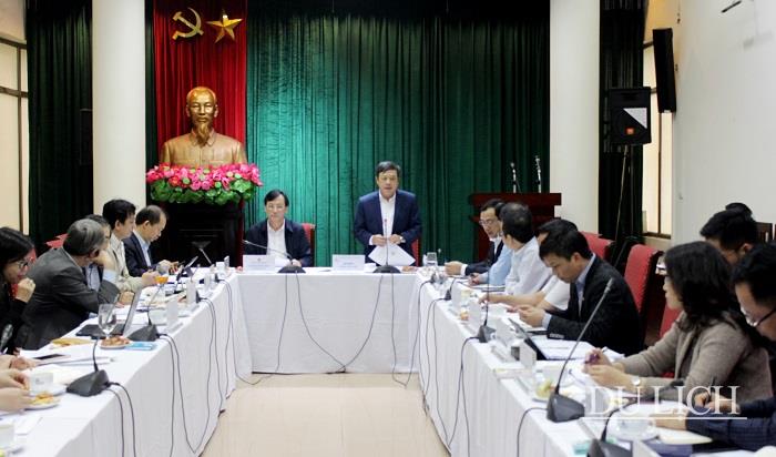 Thứ trưởng Bộ Văn hóa, Thể thao và Du lịch Đoàn Văn Việt phát biểu tại buổi làm việc